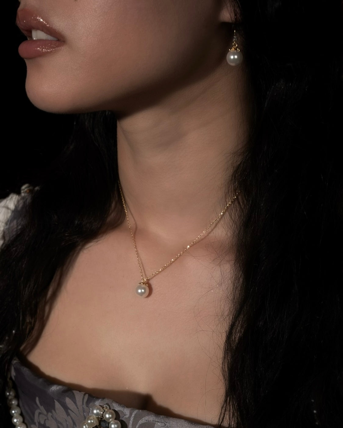 Elizabeta Rounded Pearl Earrings