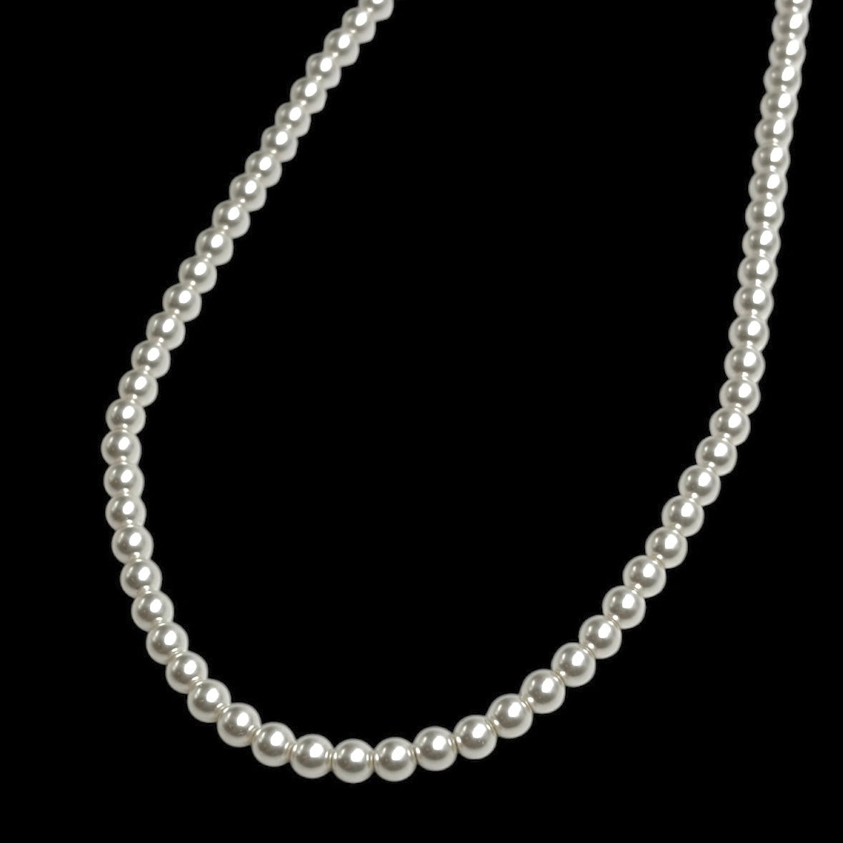 Mina’s Pearl Choker