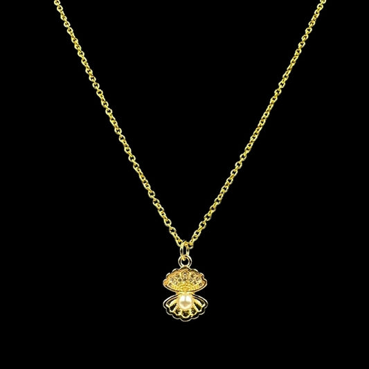 Mini Venus Shell Necklace