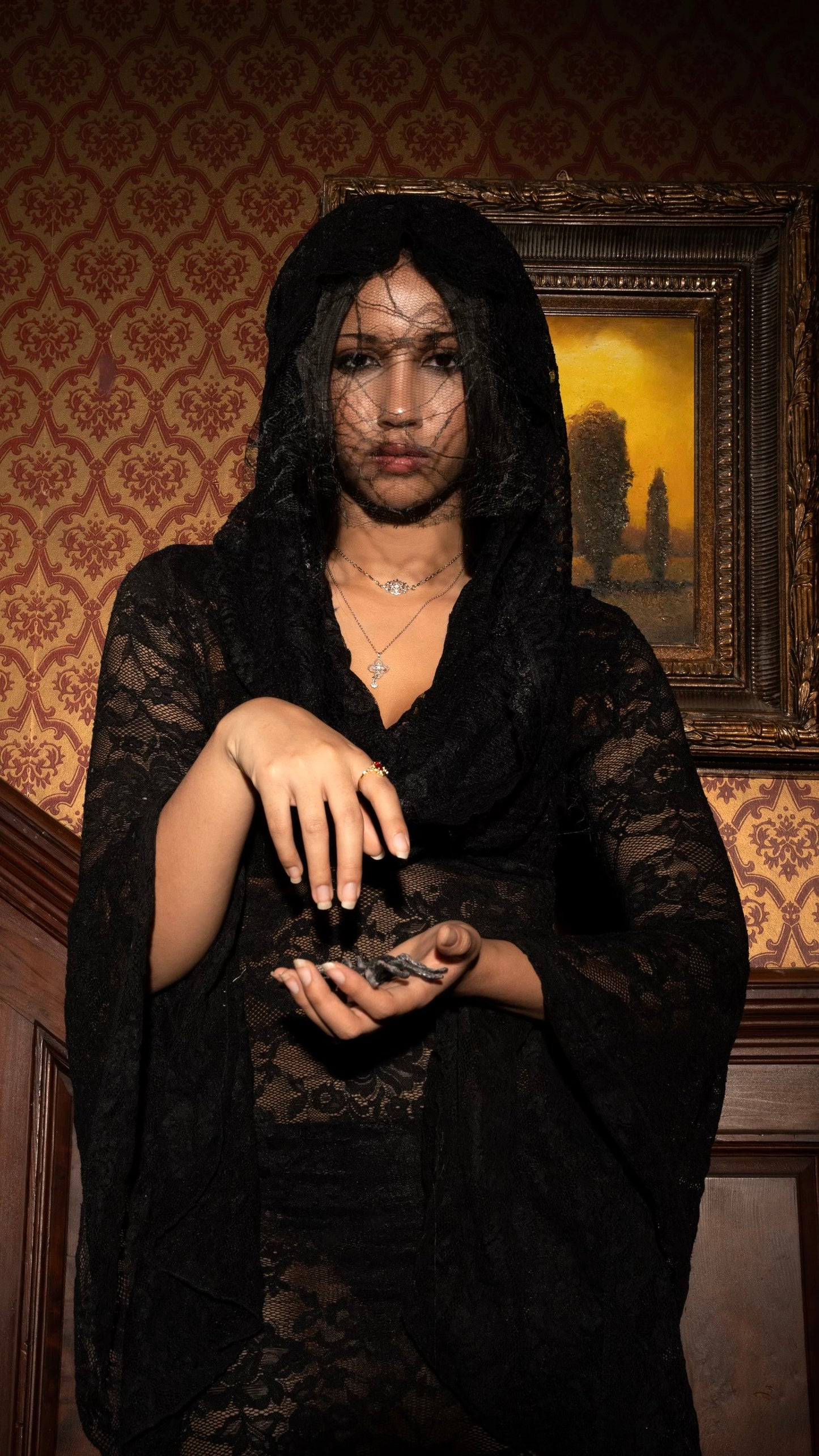 Dust Witch Quatrefoil Choker