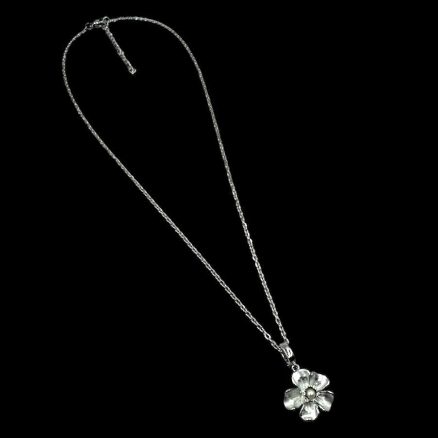 Silver Nymphs Pearly Flower Necklace