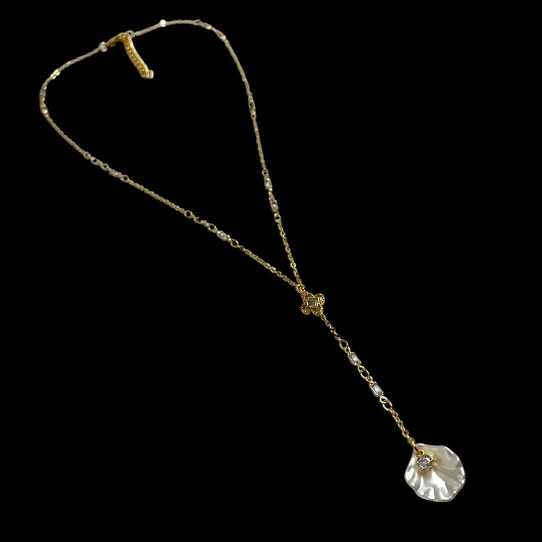 Gold Pearly Petal Lariat