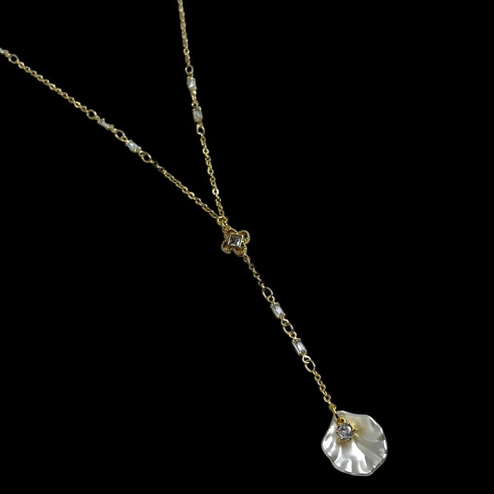 Gold Pearly Petal Lariat
