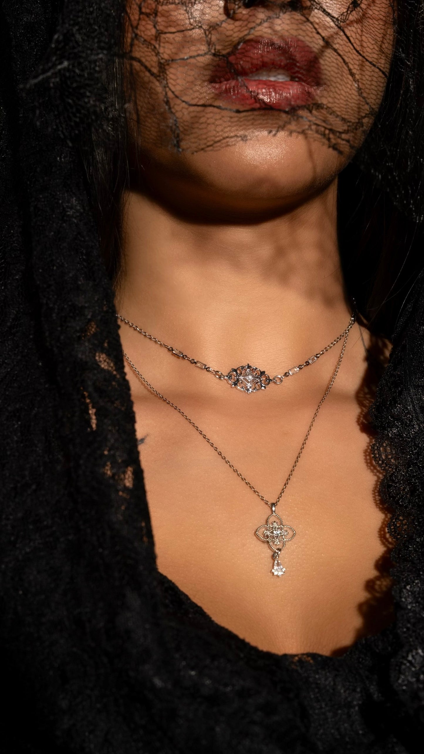 Dust Witch Quatrefoil Choker
