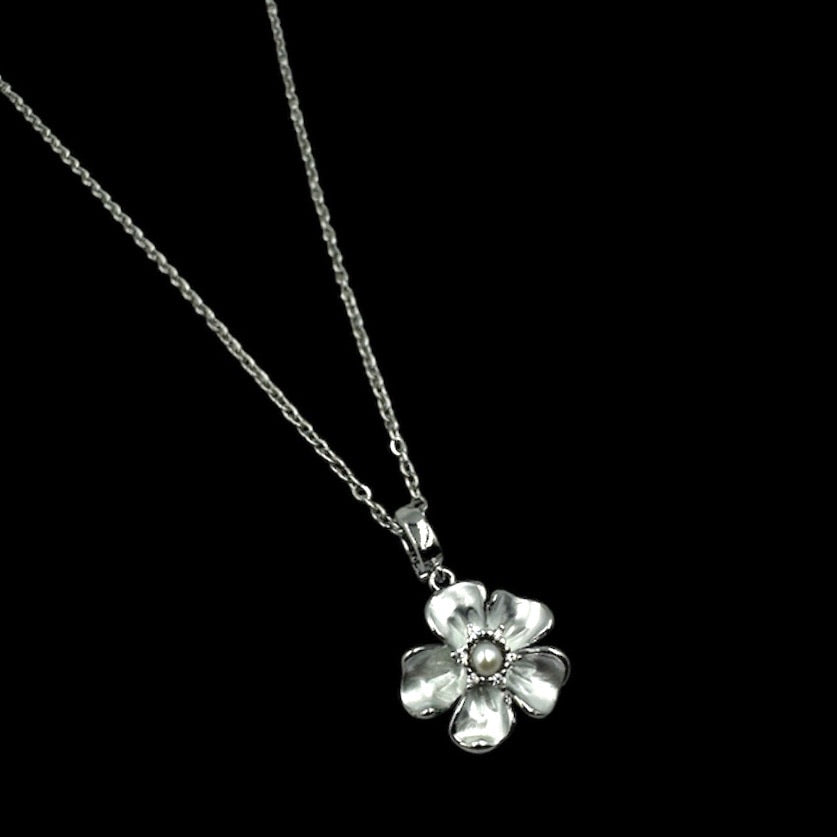 Silver Nymphs Pearly Flower Necklace