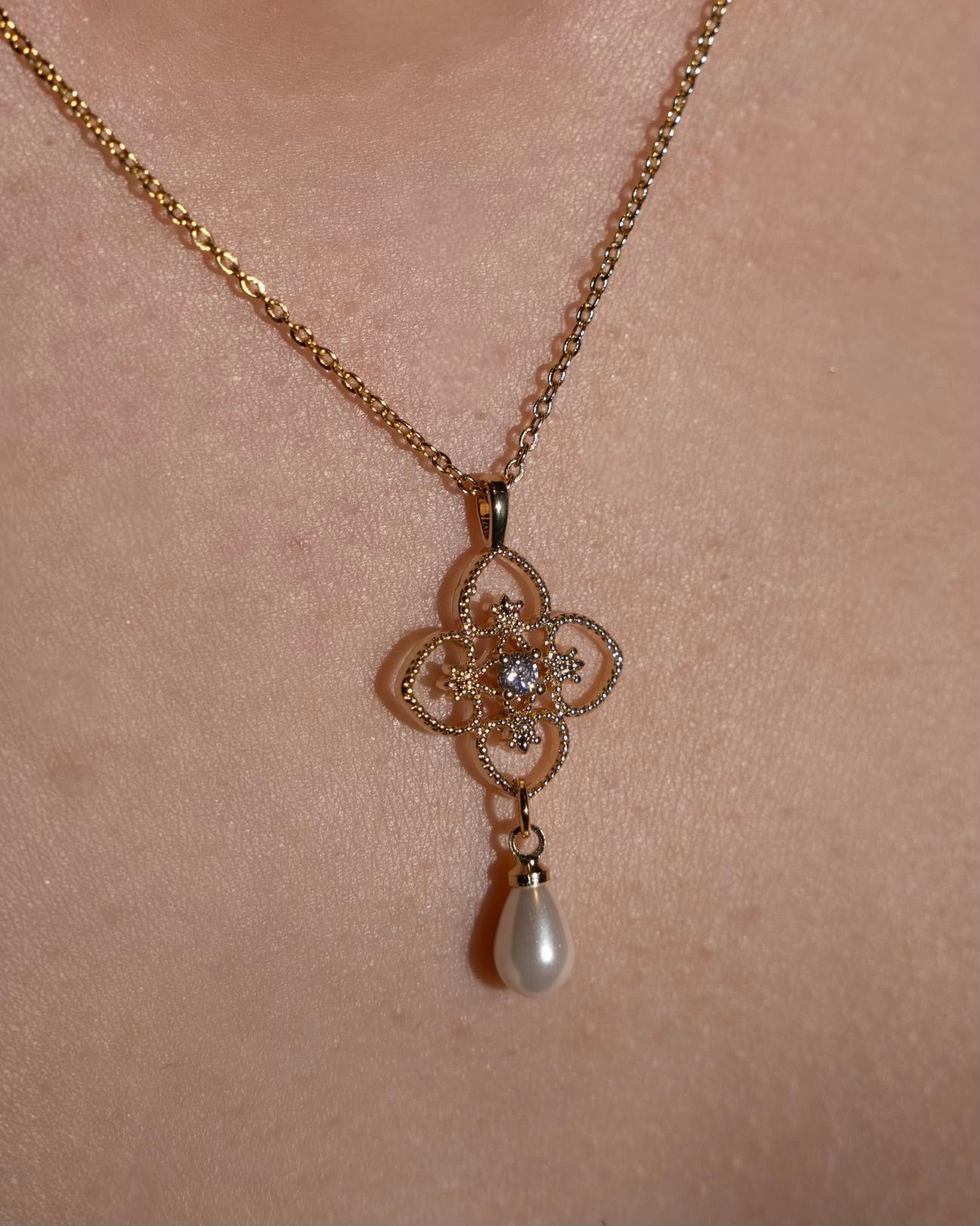 Elizabeta Quatrefoil Pearl Drop Necklace