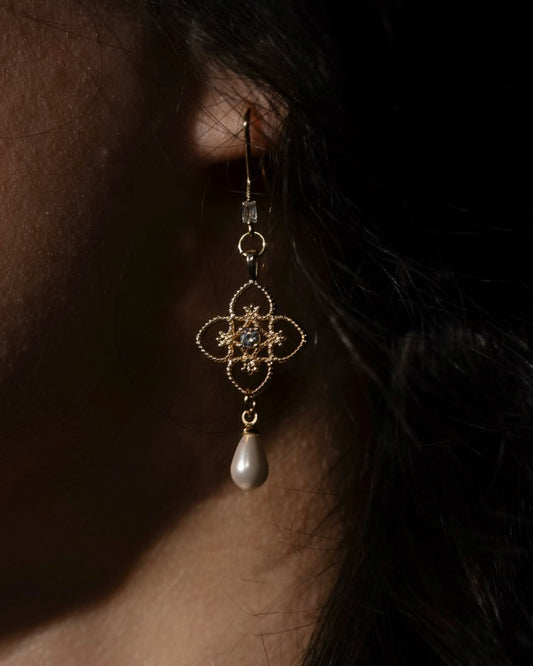 Elizabeta Quatrefoil Pearl Drop Earrings