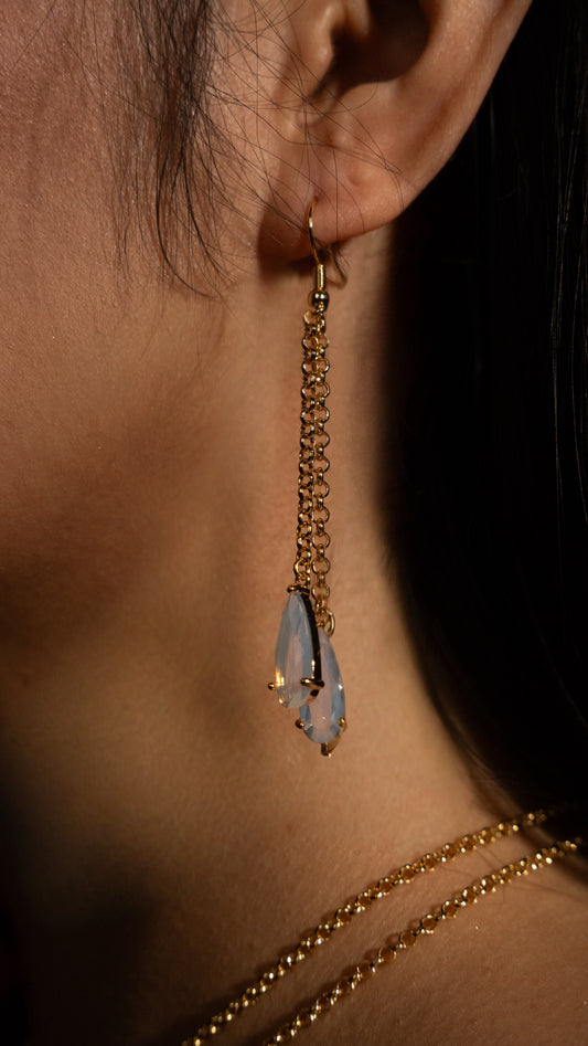 Elaine’s Wedding Moonstone Droplet Earrings