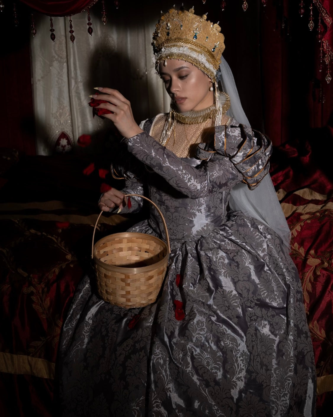 Elizabeta Spiral Pearl Necklace