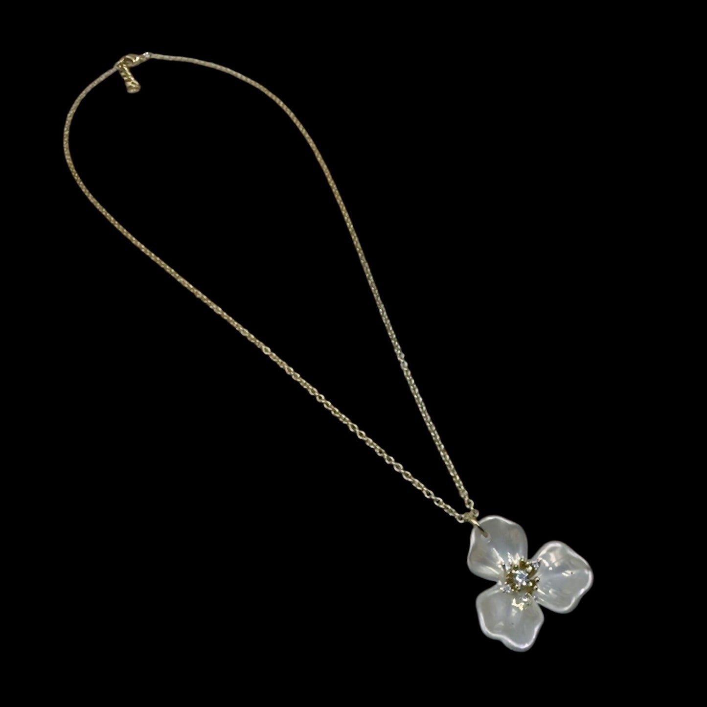Nymphs Flower Necklace