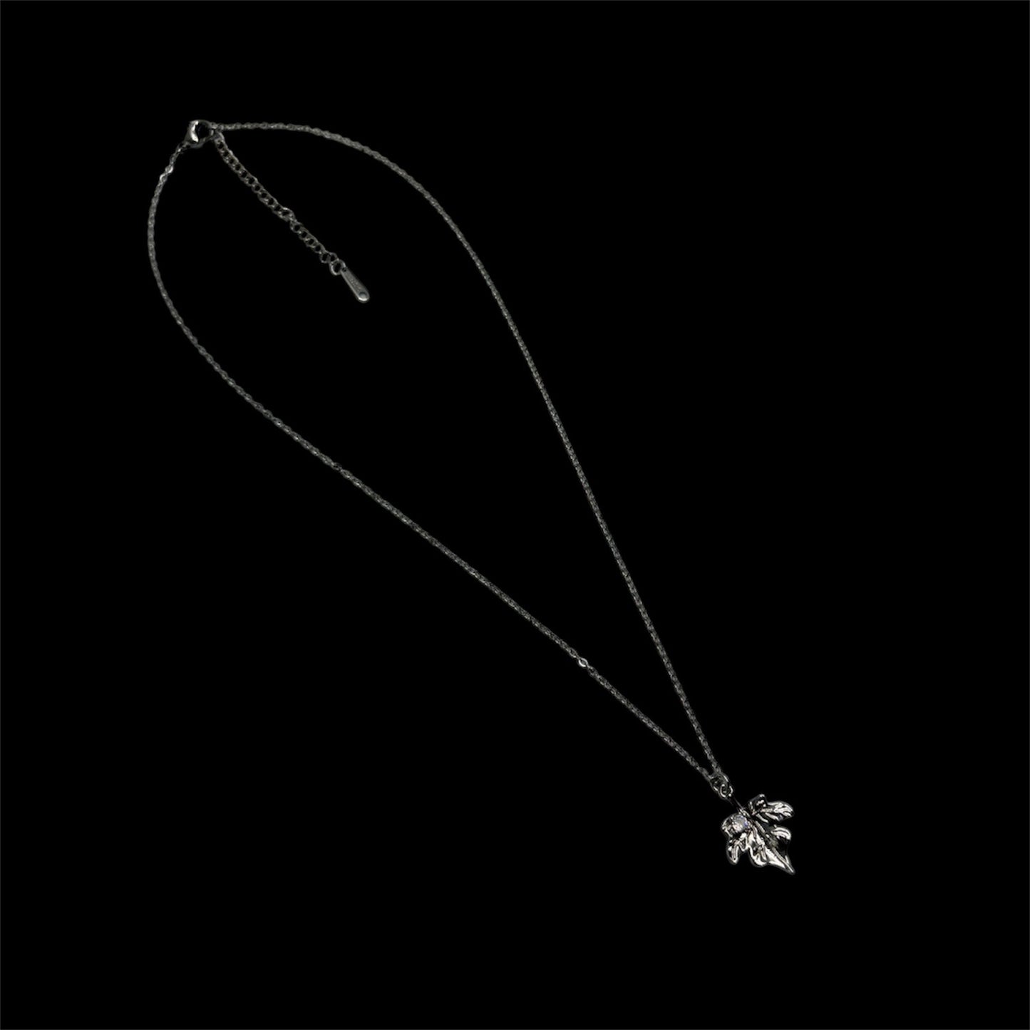 Elizabeth’s Leaf Silver Necklace