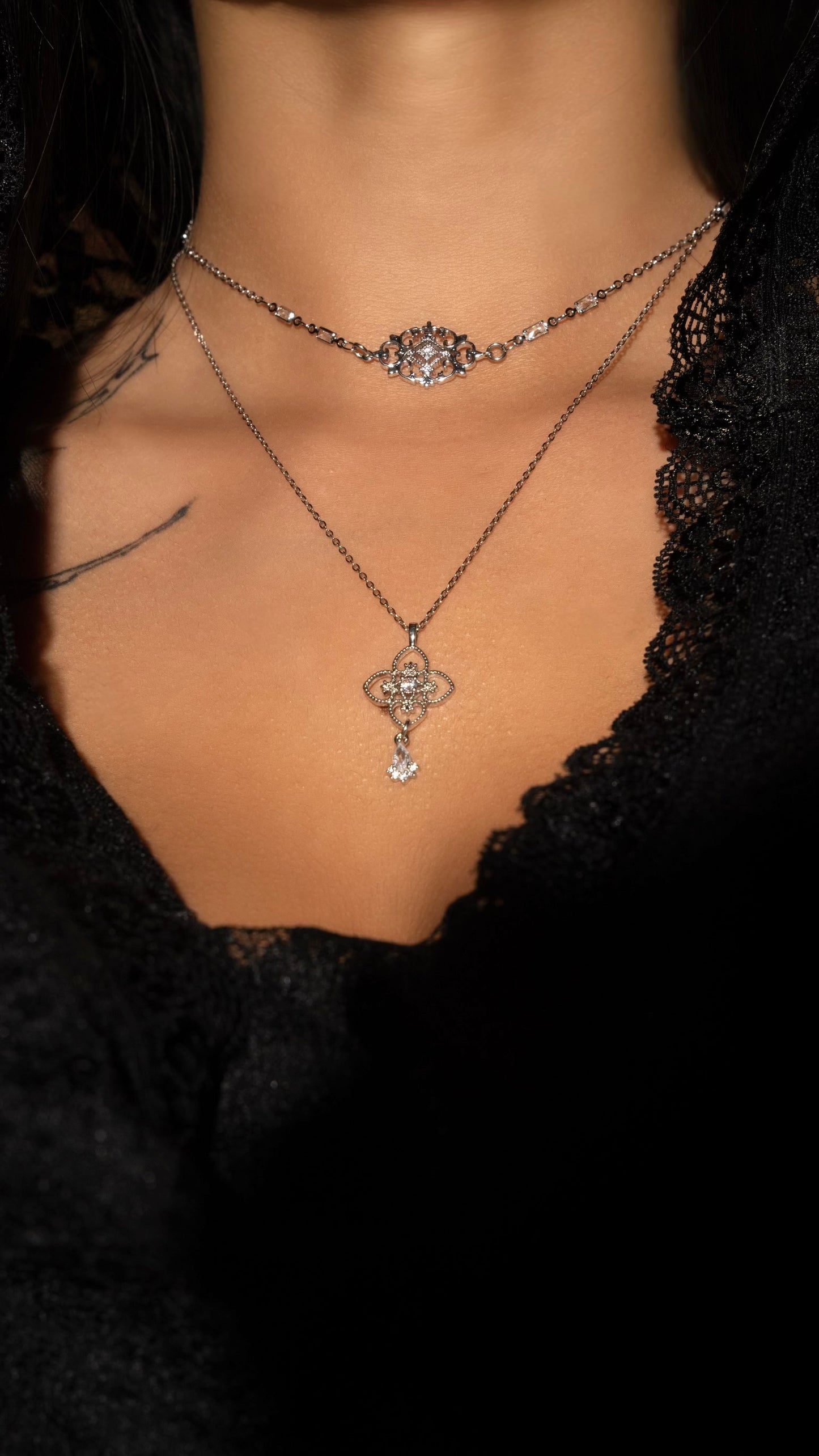 Dust Witch Quatrefoil Choker