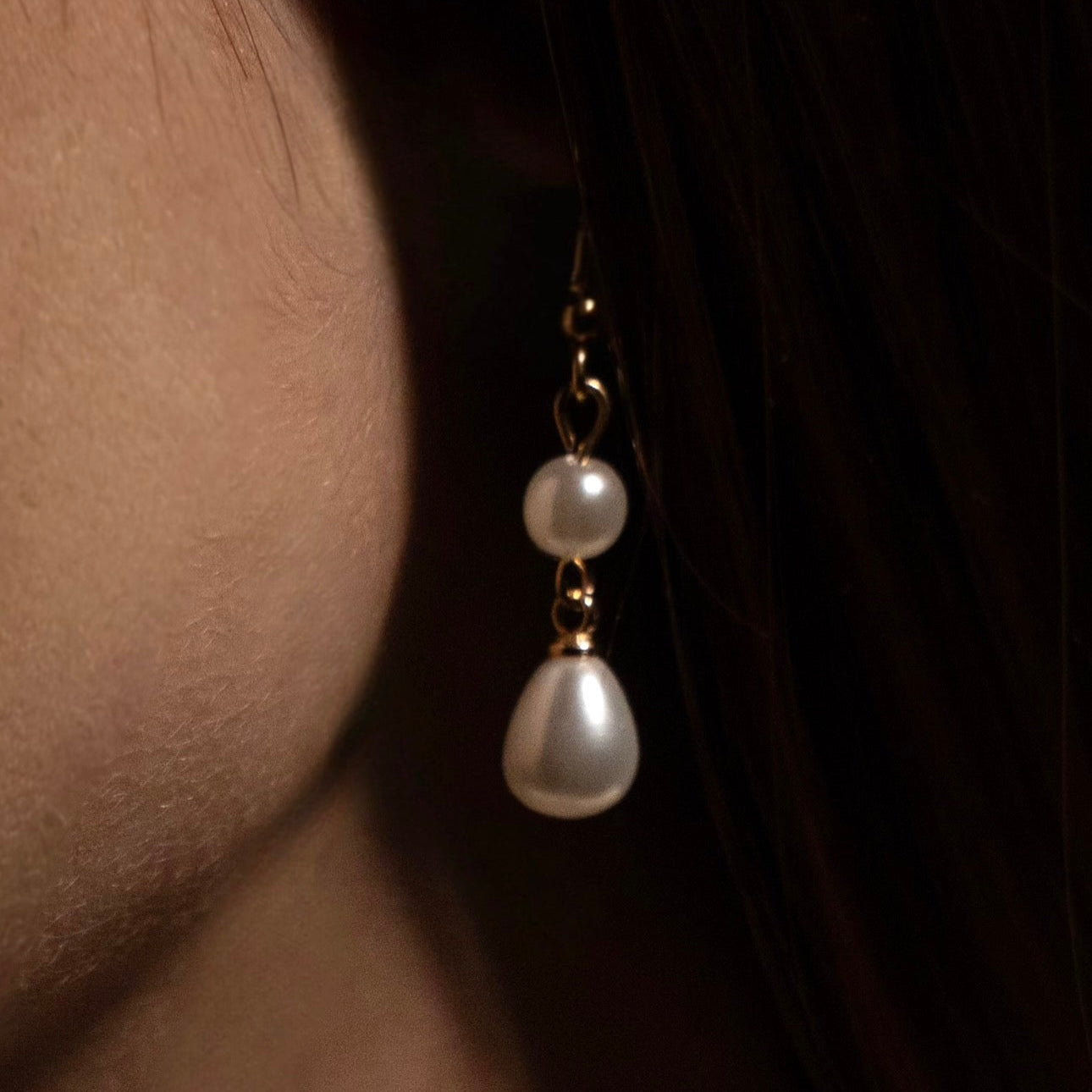 Elizabeth’s Pearl Earrings