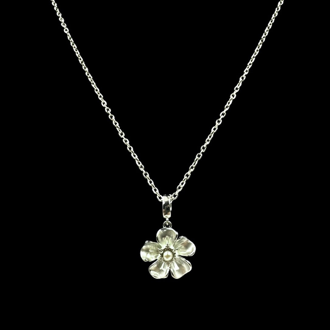 Silver Nymphs Pearly Flower Necklace