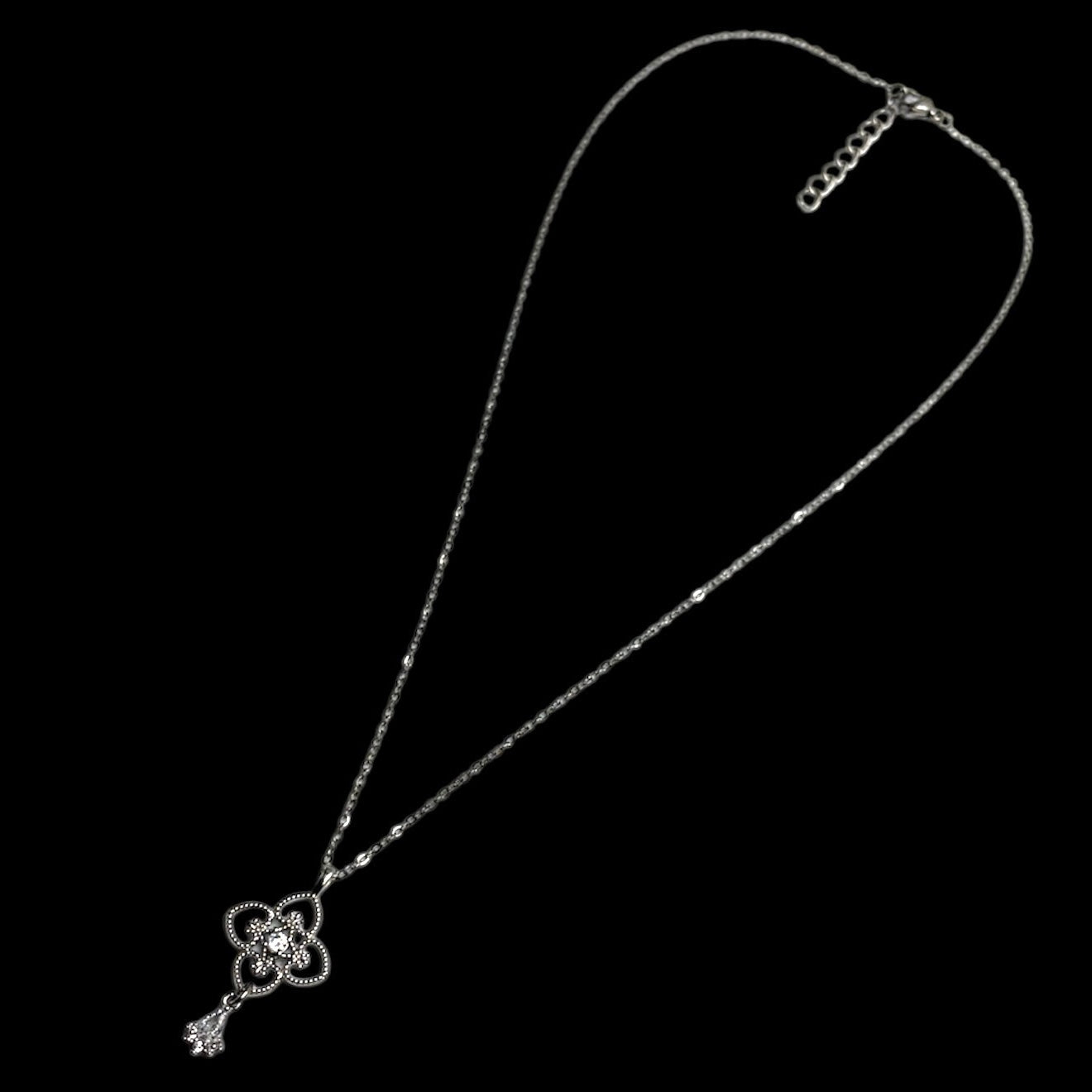 Silver Elizabeta Quatrefoil Crystal Drop Necklace
