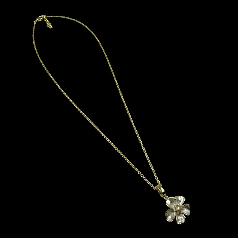 Nymph’s Pearly Flower Necklace