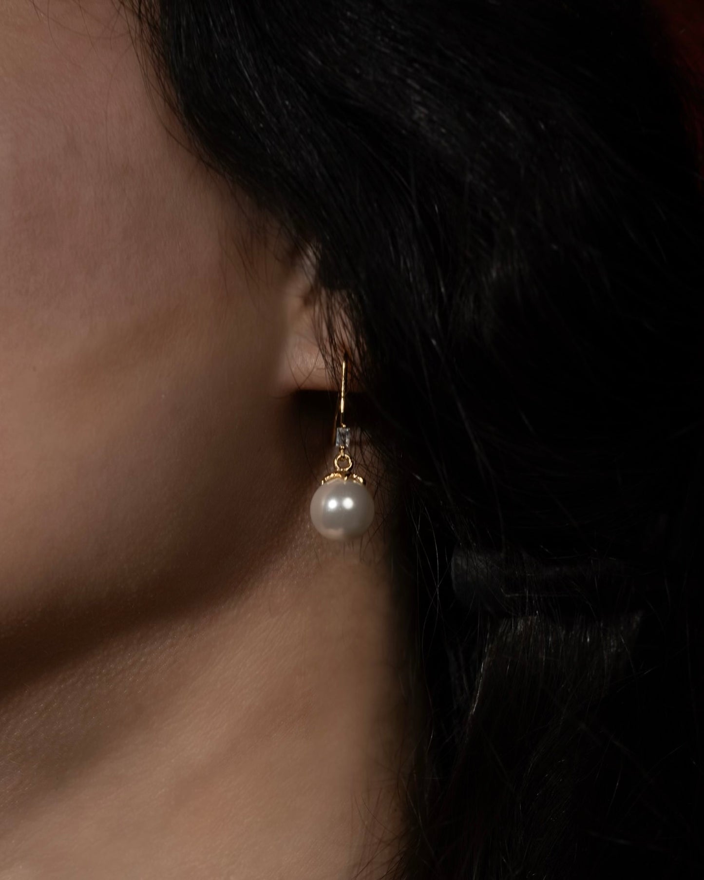 Elizabeta Rounded Pearl Earrings