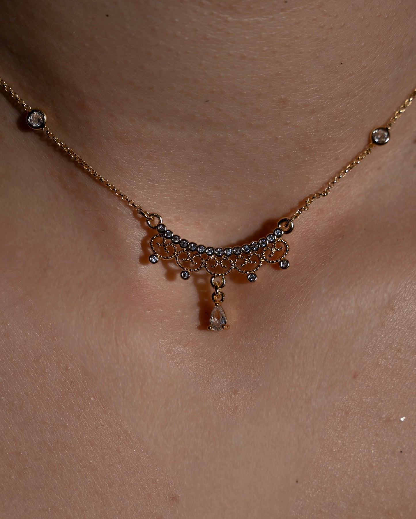 Elizabeta Crystal Droplet Choker