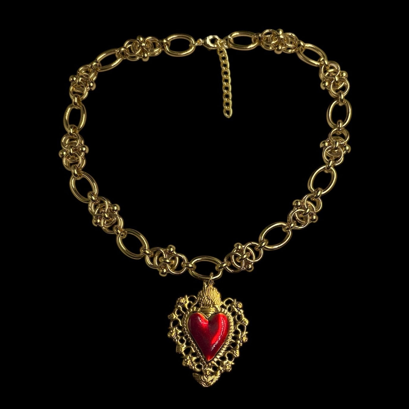 Gold Vampiric Heart Chunky Chainmail Choker